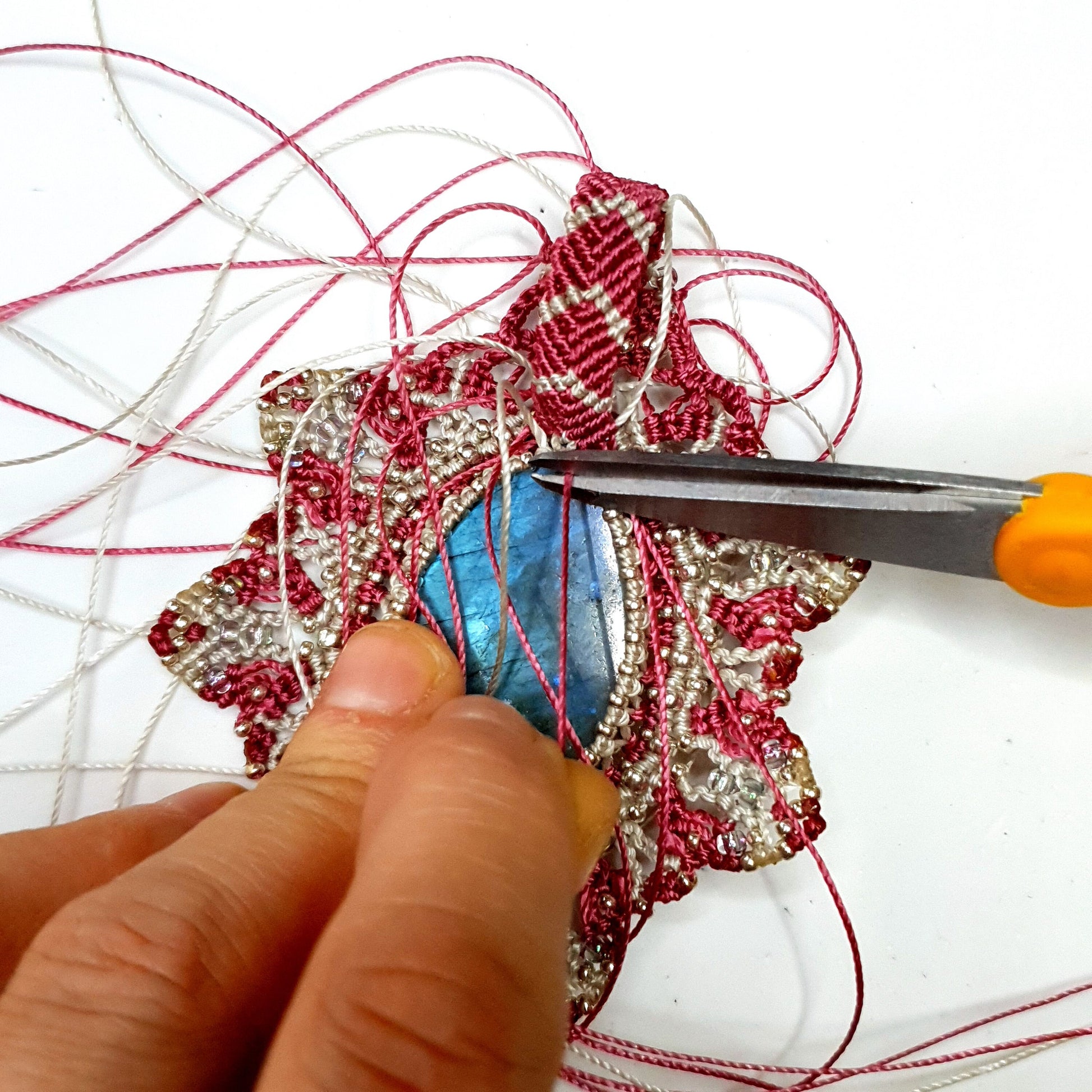 micro macrame tutorial - mandala pendant - macrame pattern - necklace tutorial - macrame necklace