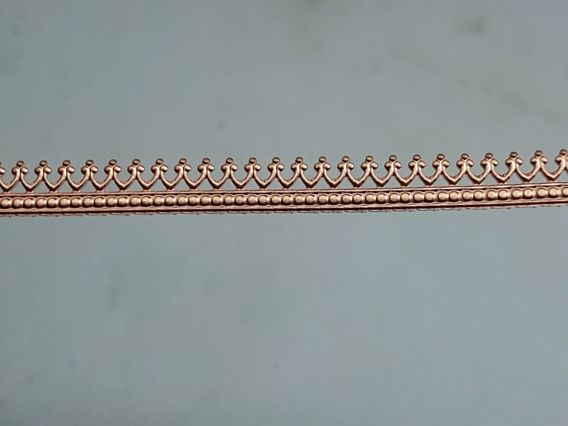 Gallery wire - bezel strip - crown pattern - 10 cm (3.9") strip