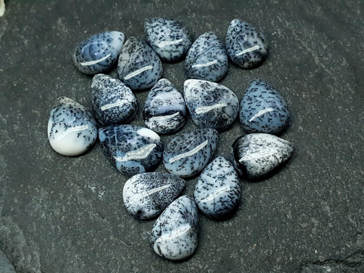 Dendrite opal - pear - 14 - 15 mm