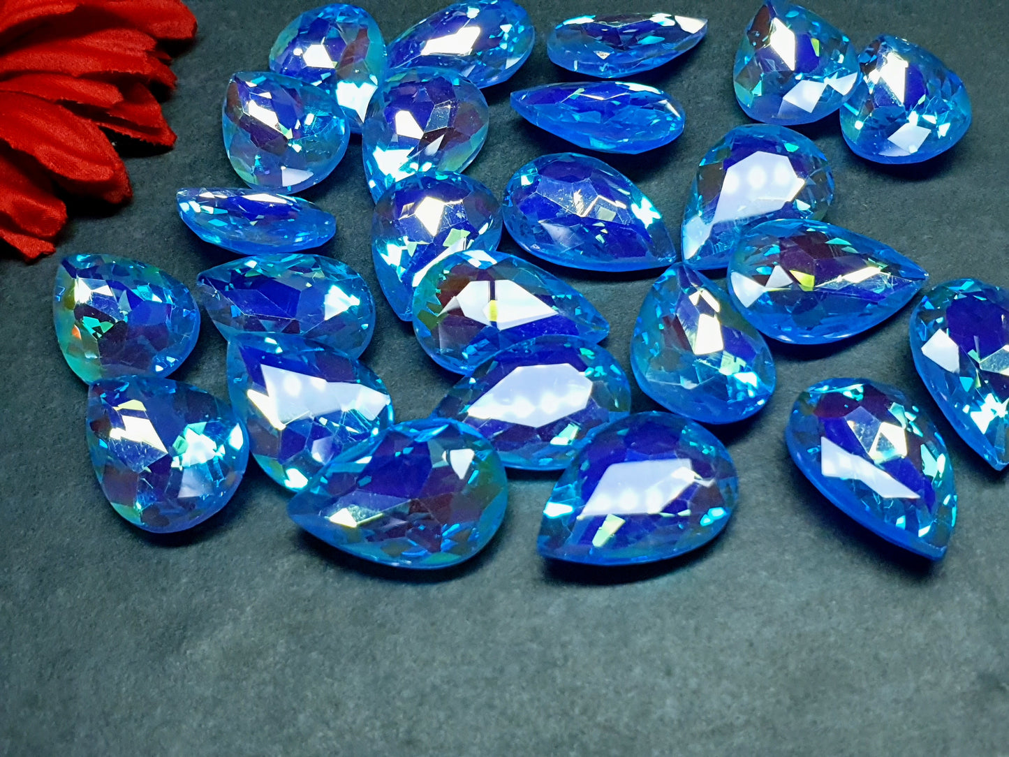 Glass crystal - pear - 20 x 30 mm - Baby blue