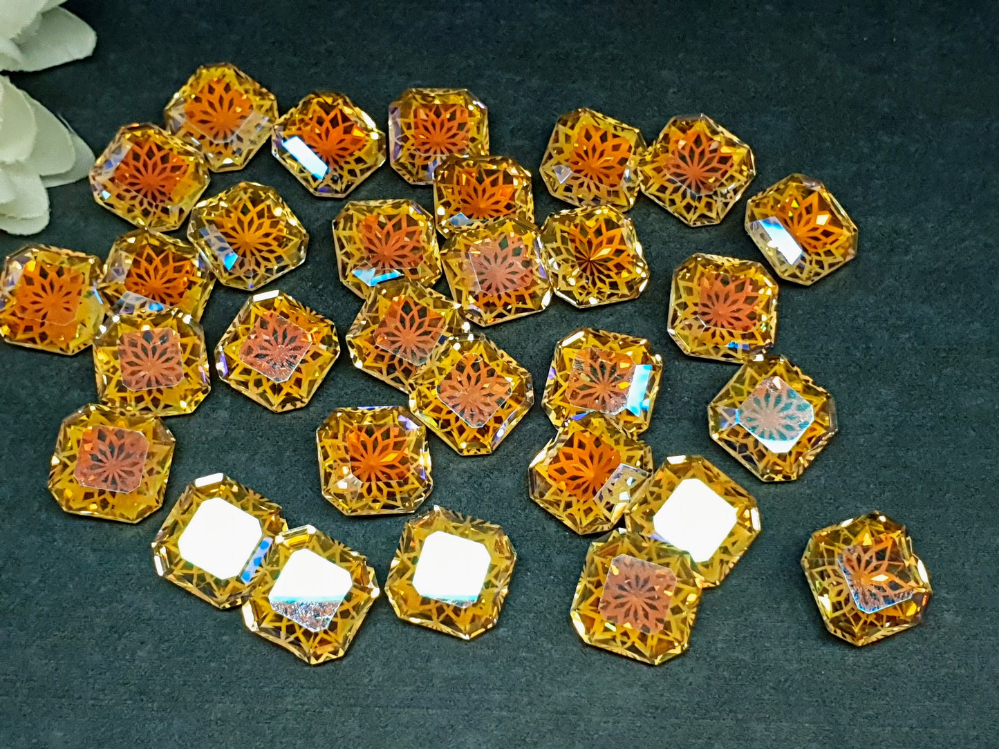 Glass crystal - square - 14 mm - Sunflower yellow