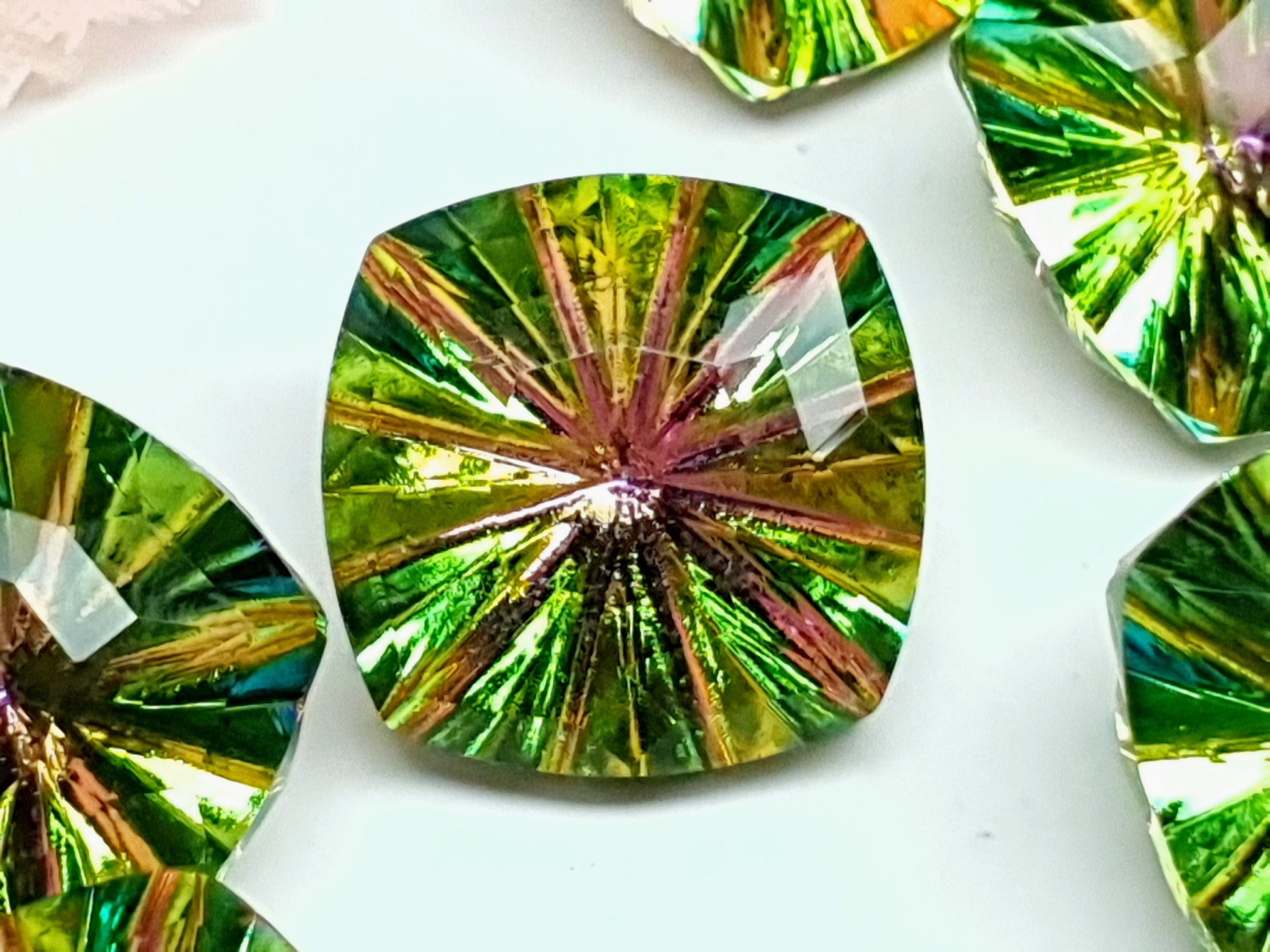 Glass crystal - square - 14 mm - AB green starburst