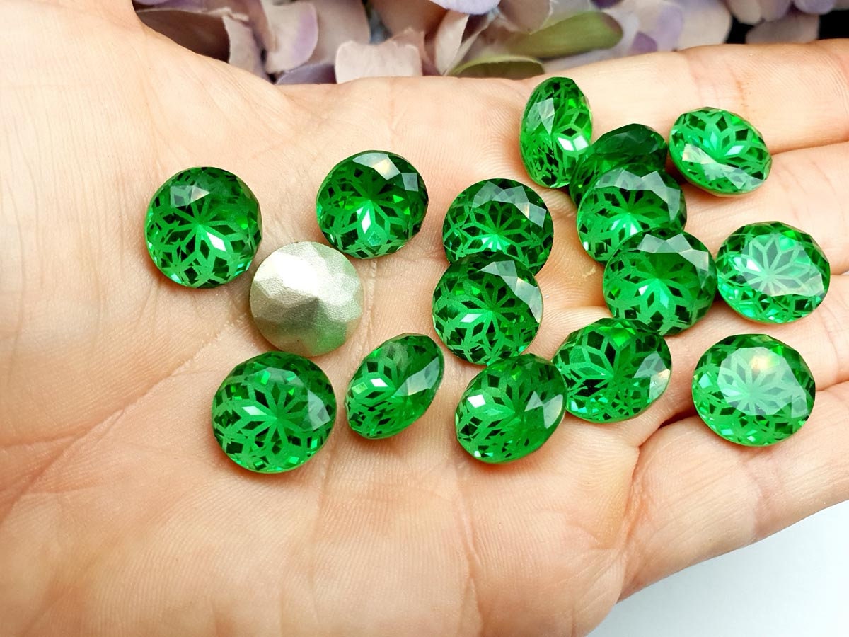 Glass crystal - round - 14 mm - Emerald green