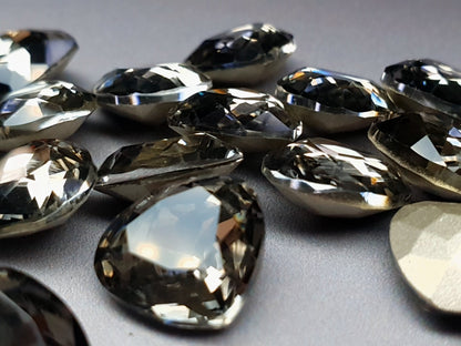 Glass crystal - Squat Pear - 13 mm - Black beauty