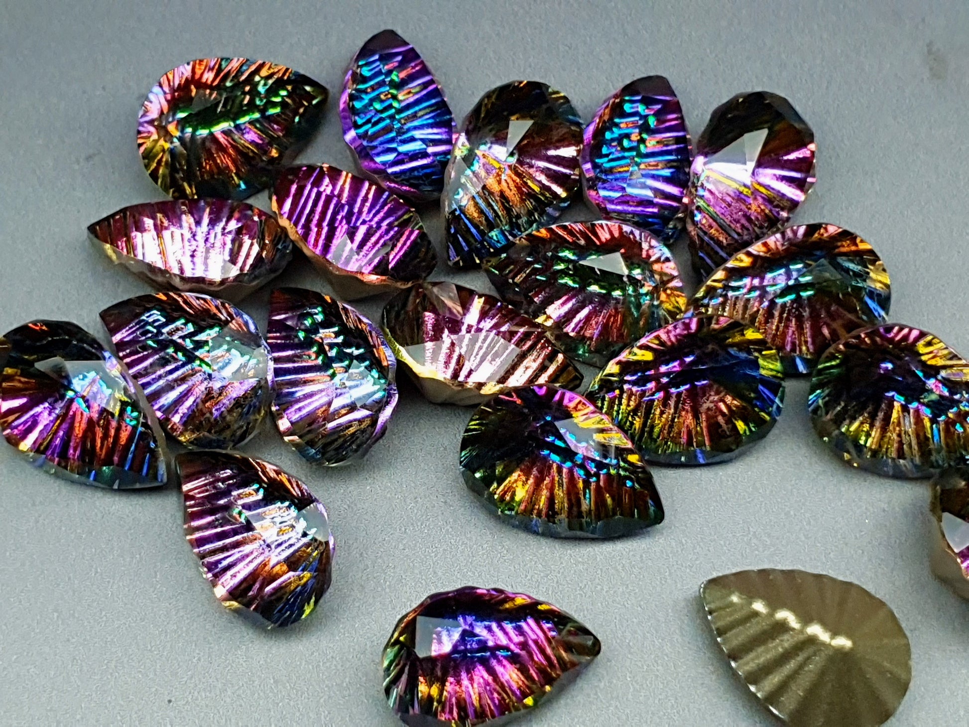 Glass crystal - Pear - 14 mm - Rainbow kaleidoscope