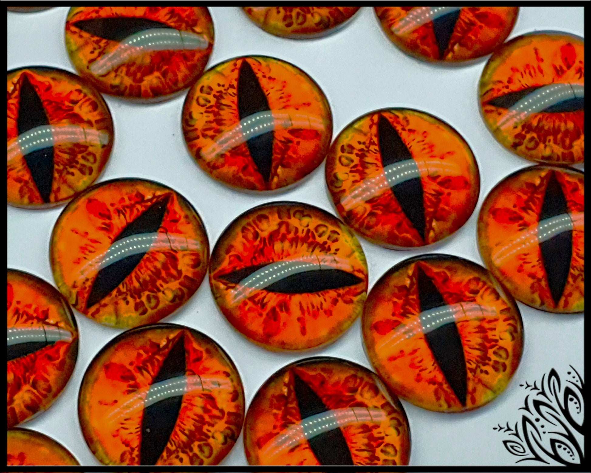 Dragon eye cabochon - 18 mm - Red