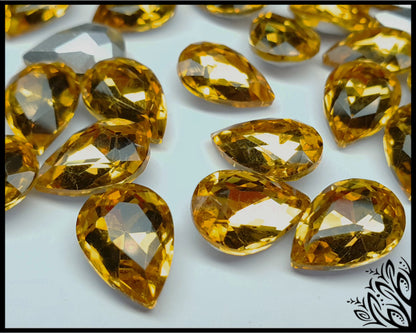 Glass crystal - Pear - 14 mm - Gold