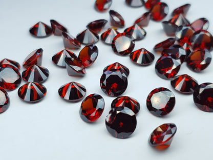 Cubic zirconia - Garnet - 8 mm - round faceted cut