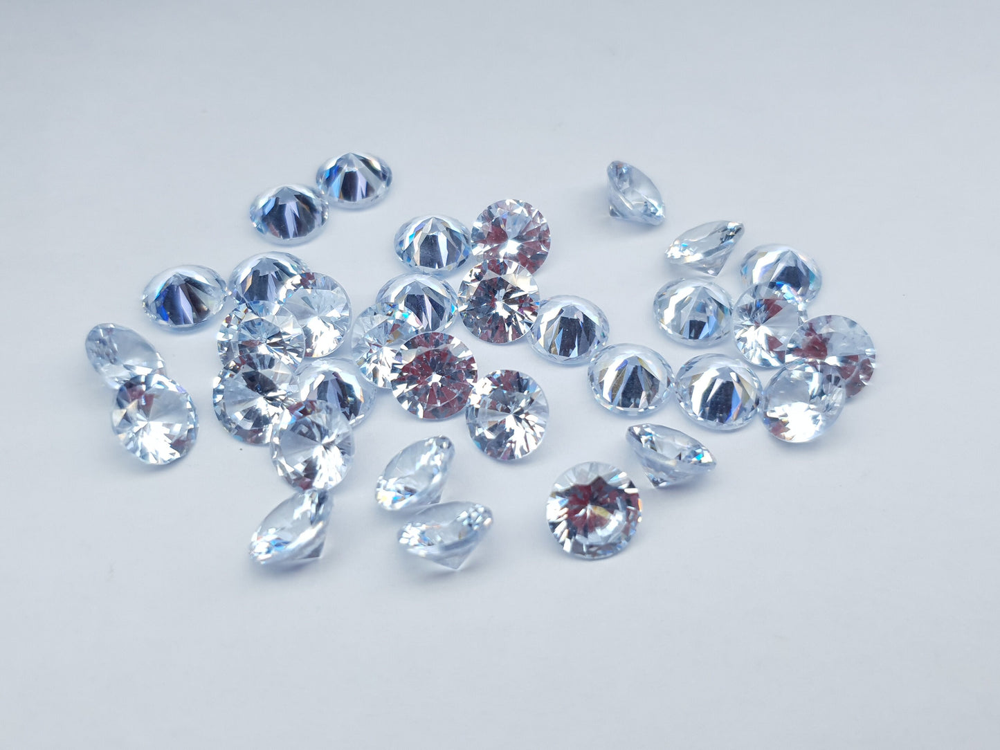 Cubic zirconia - Diamond - 8 mm - round faceted cut