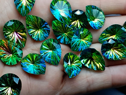 Glass crystal - Pear - 18 mm - AB Green starburst