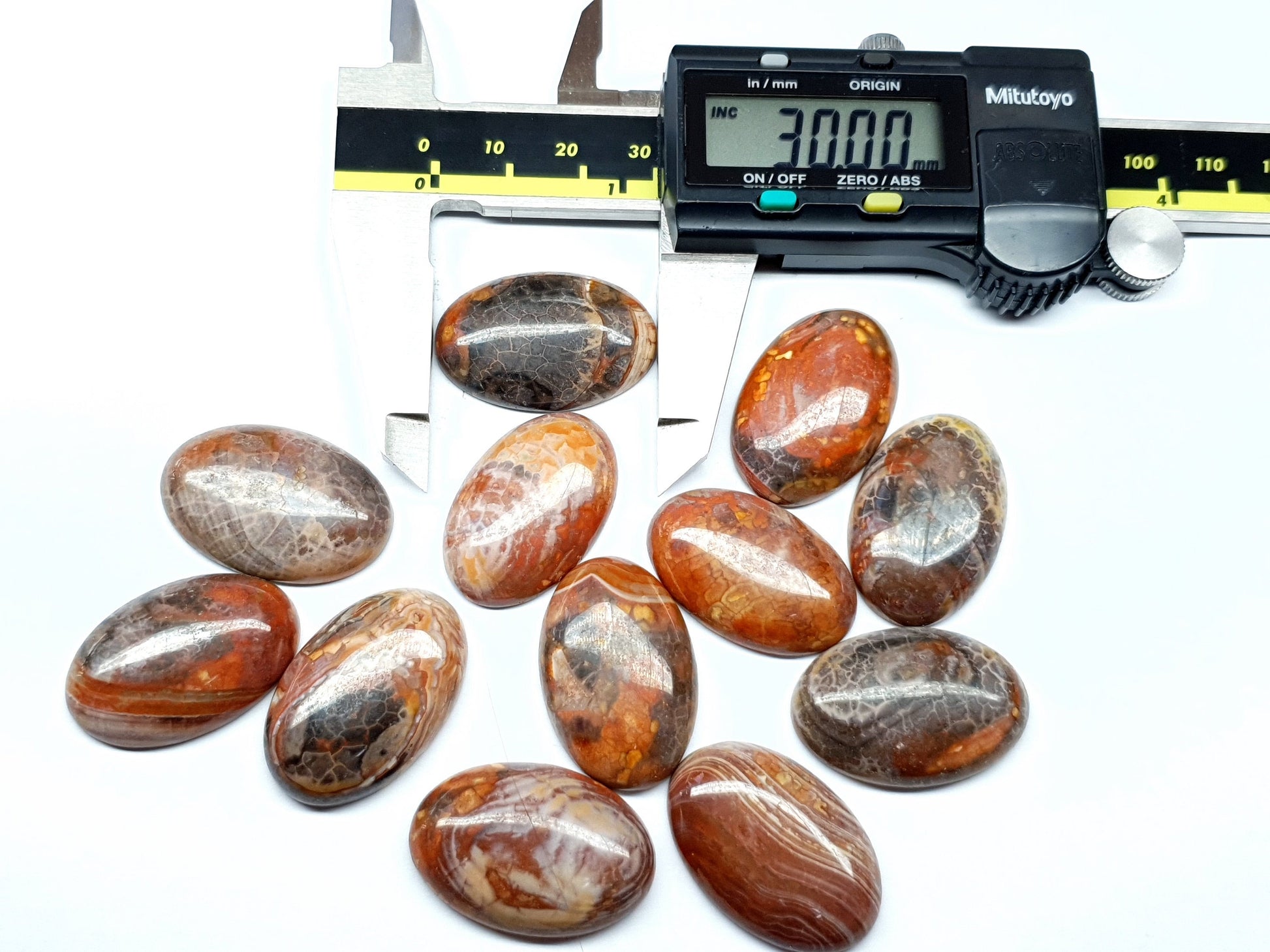 Brown agate cabochon - oval - 30 mm