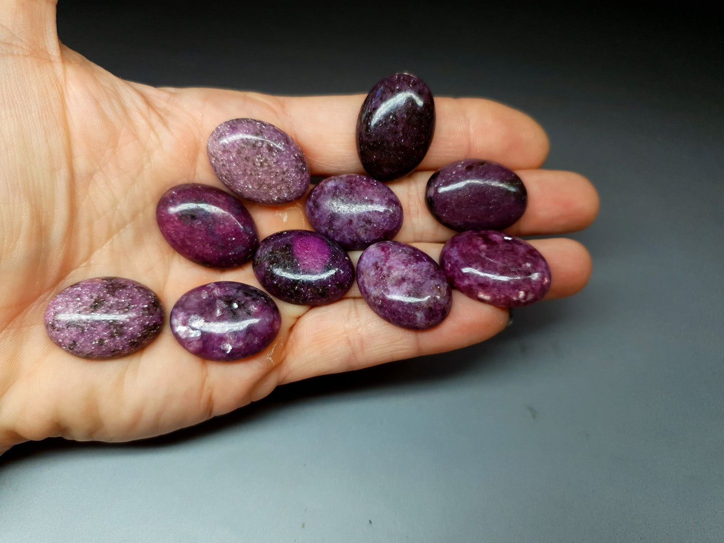 Lepidolite cabochon - oval - 25 mm