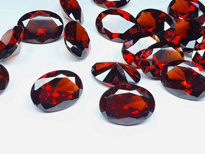 Cubic zirconia - Garnet - 14 mm - oval faceted