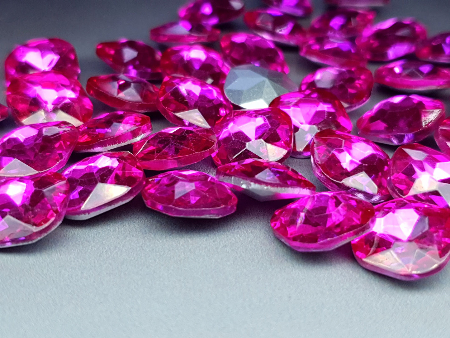 Glass crystal - rounded edge square - 12 mm - magenta