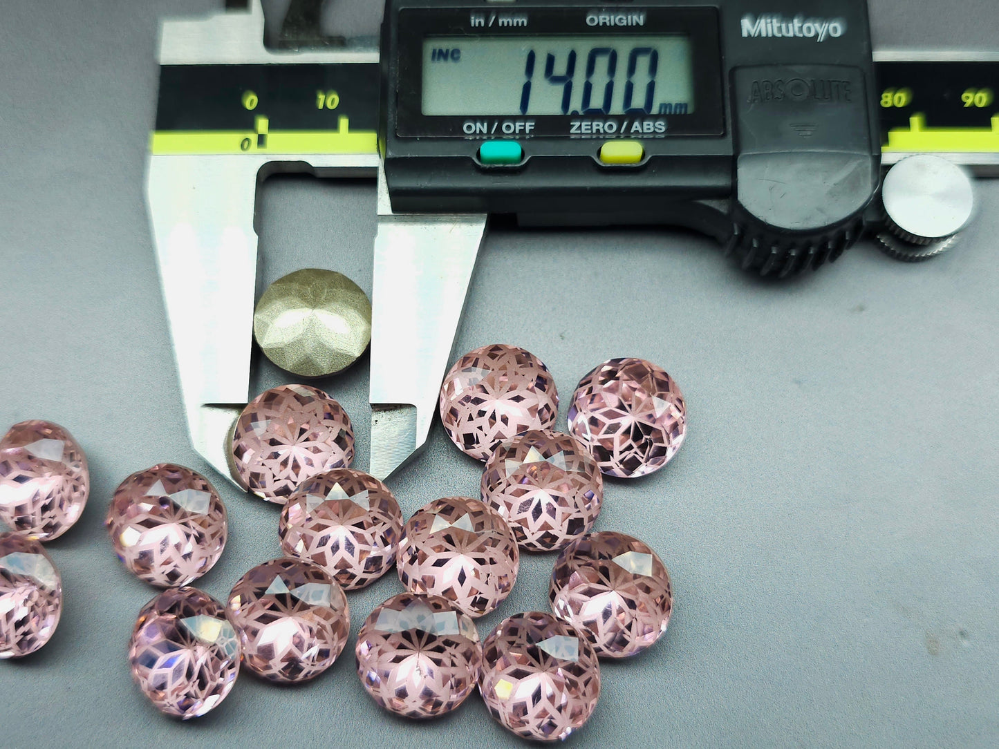 Glass crystal - round - 14 mm - Morganite pink