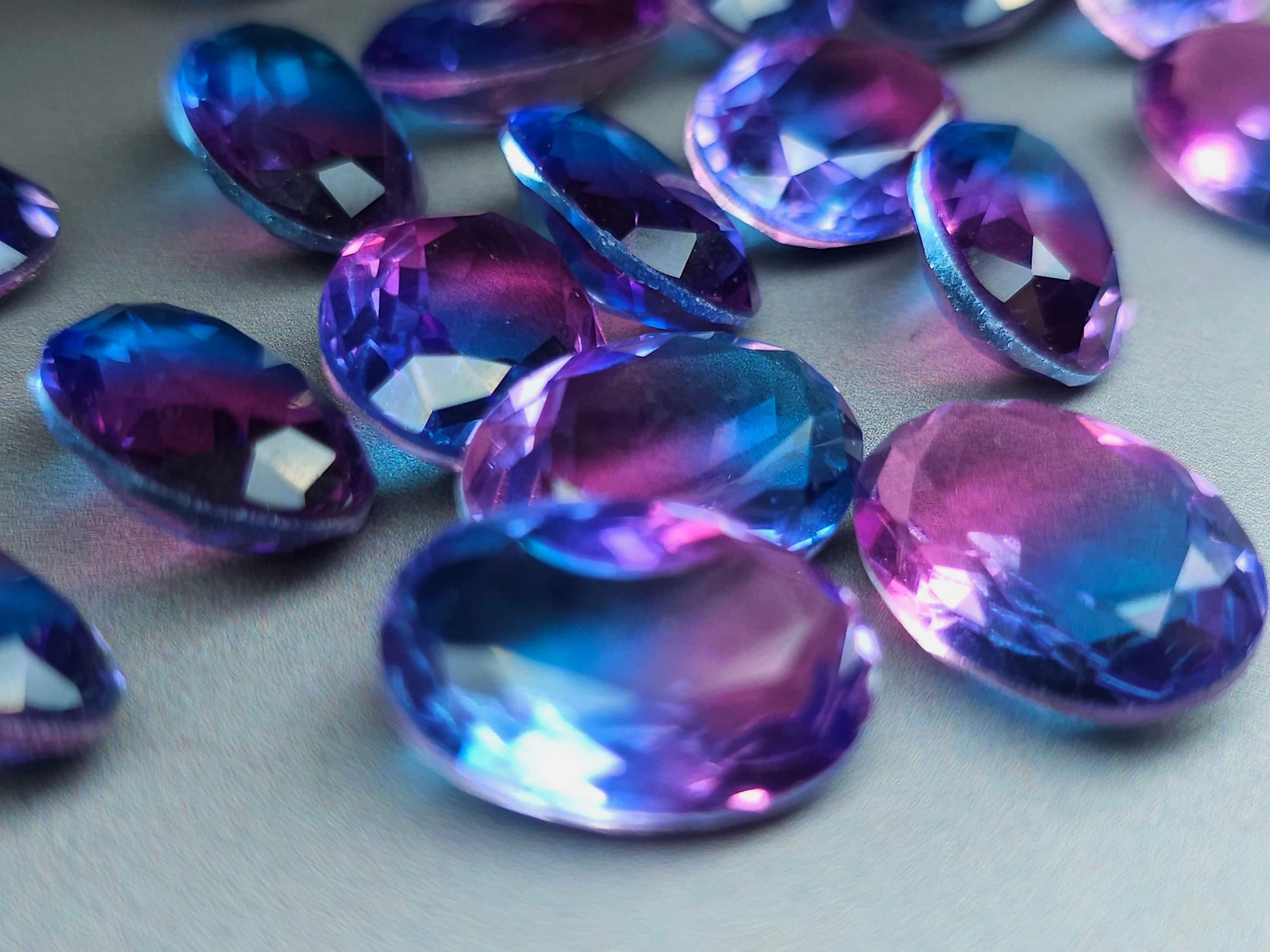 Glass crystal - Oval - 18 mm - purple blue ombre