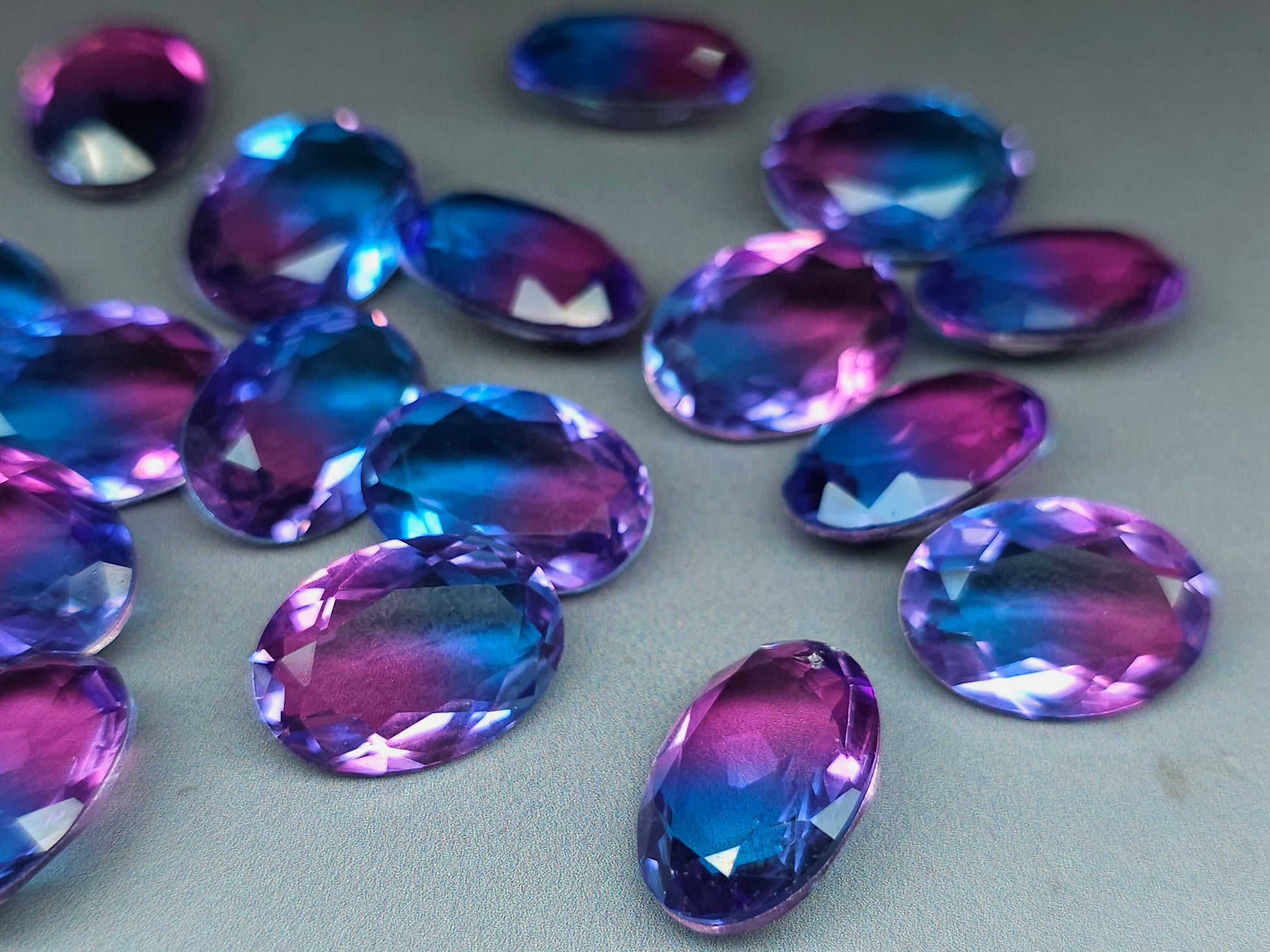 Glass crystal - Oval - 18 mm - purple blue ombre