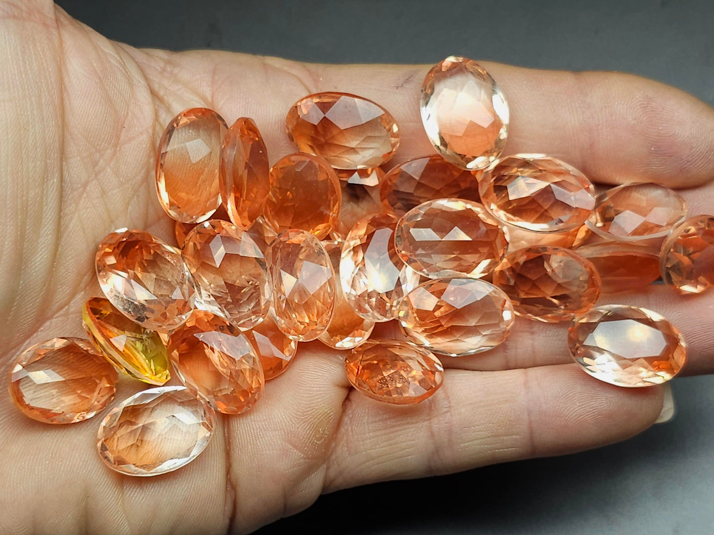 Glass crystal - Oval - 18 mm - peach - clear ombre