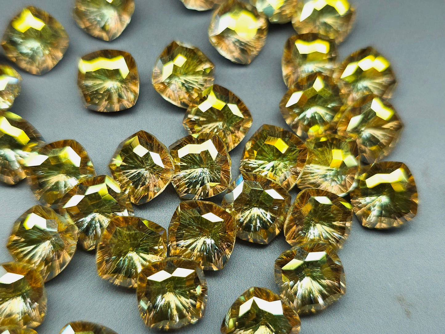 Glass crystal - square - 10 mm - Starburst - Gold