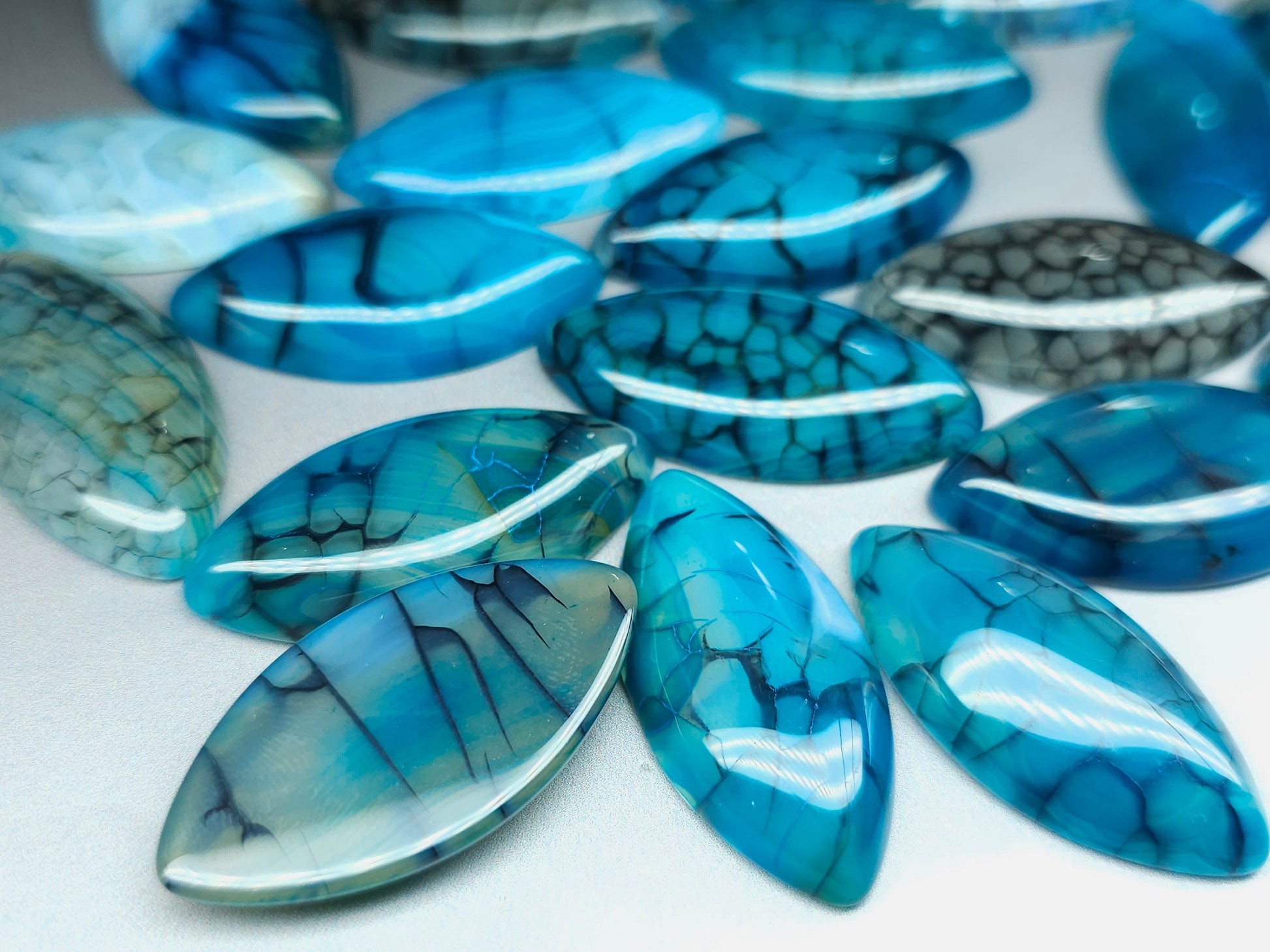 Dragon veins agate - blue - marquise - 40 mm