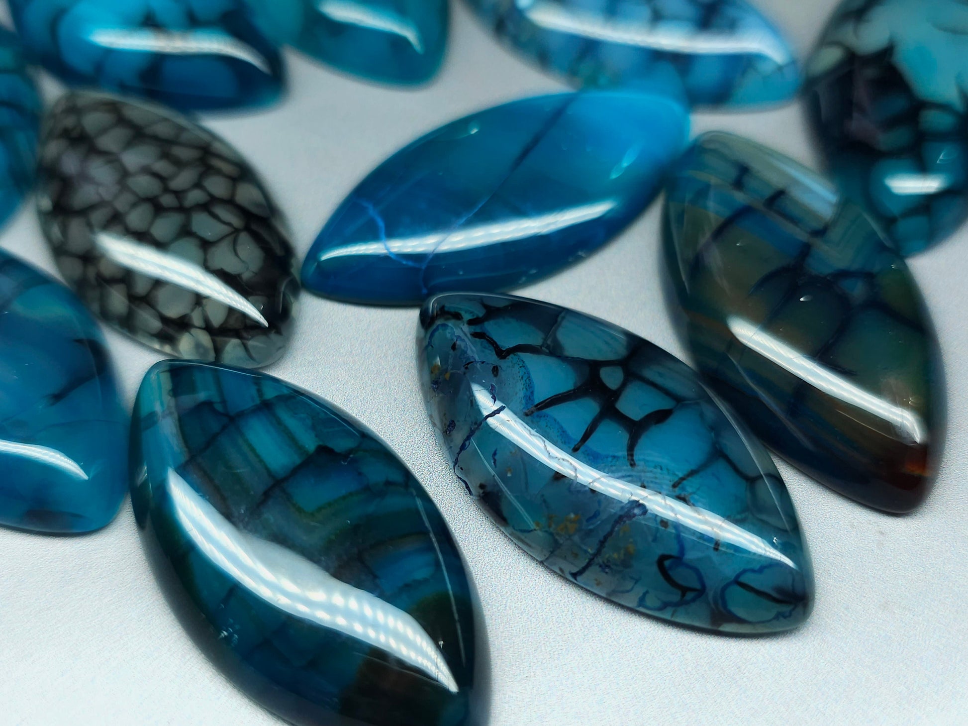 Dragon veins agate - blue - marquise - 40 mm