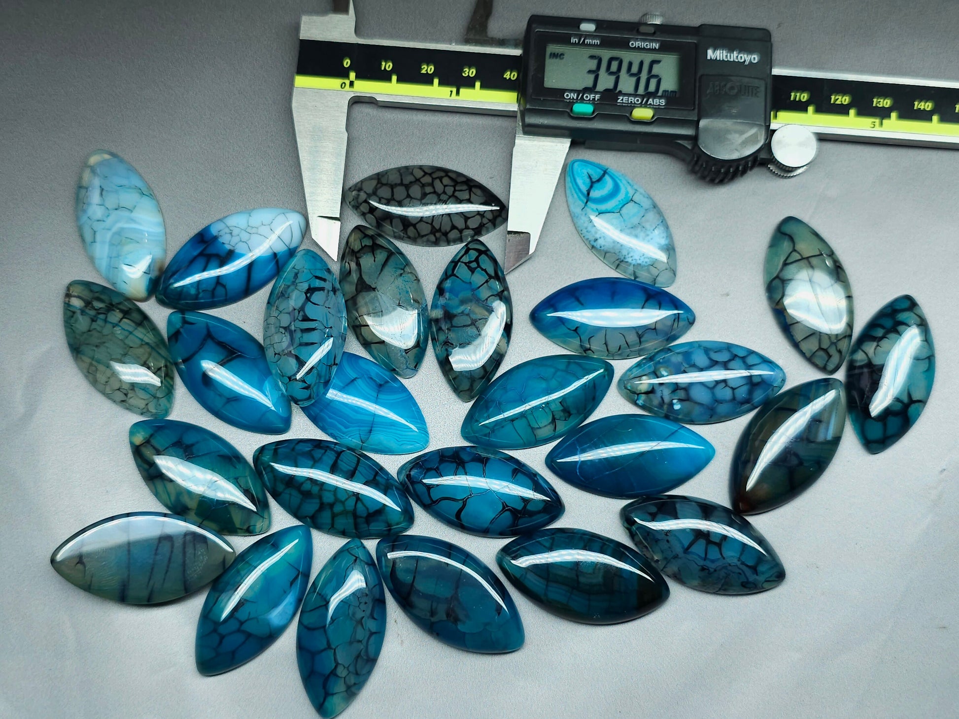 Dragon veins agate - blue - marquise - 40 mm