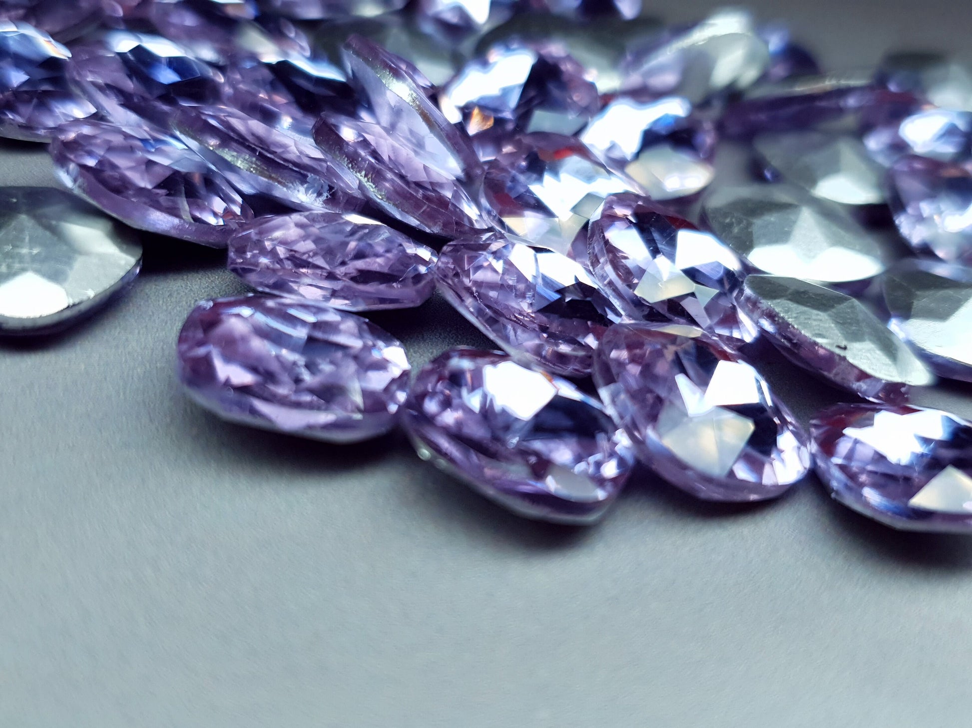 Glass crystal - rounded edge square - 12 mm - lilac