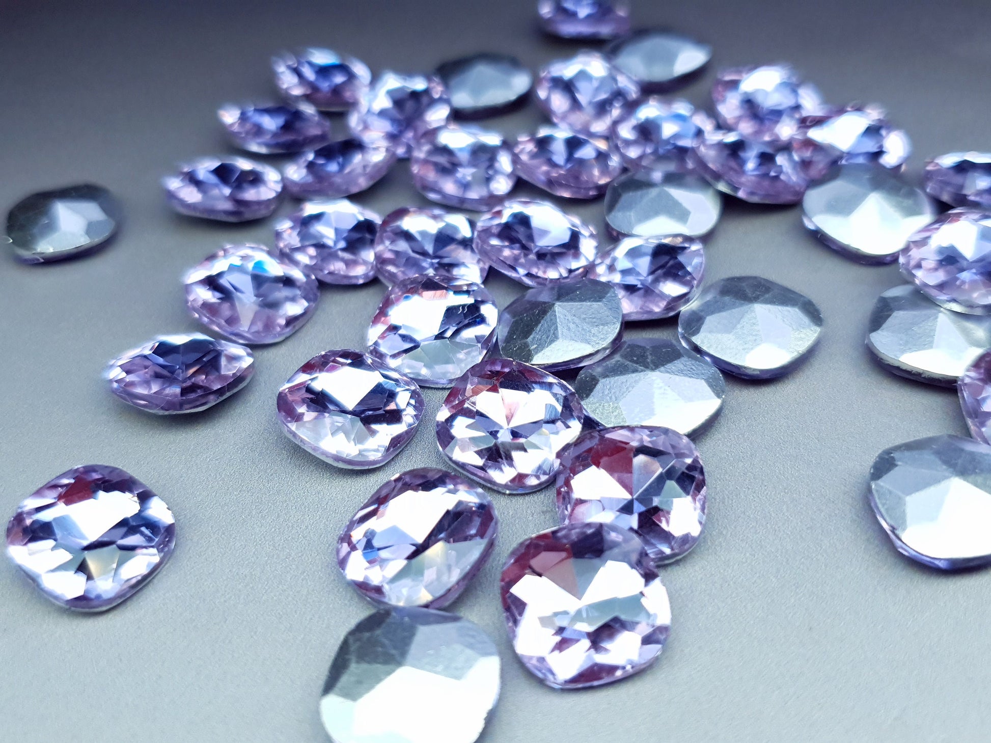 Glass crystal - rounded edge square - 12 mm - lilac