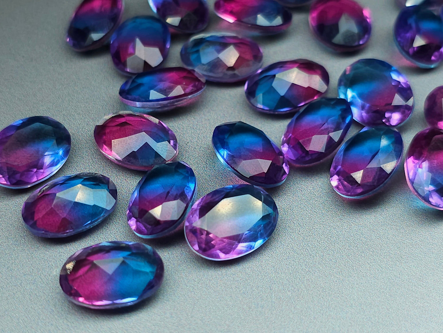 Glass crystal - Oval - 14 mm - purple blue ombre