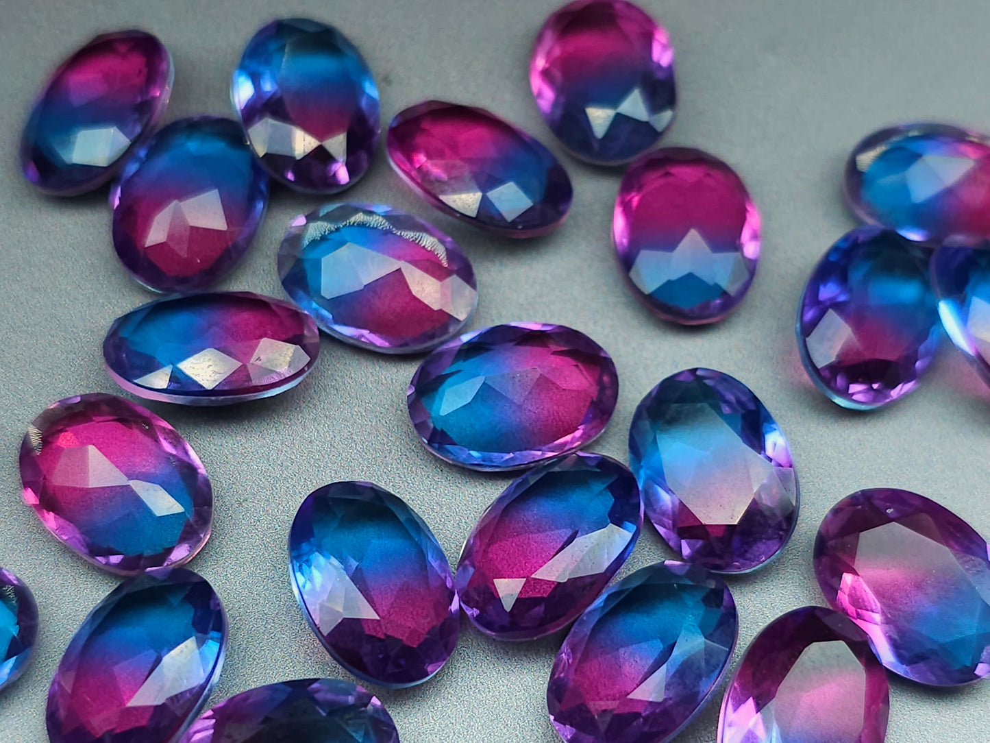 Glass crystal - Oval - 14 mm - purple blue ombre