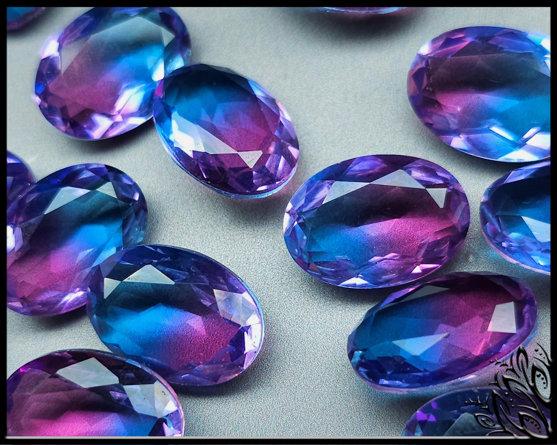 Glass crystal - Oval - 18 mm - purple blue ombre