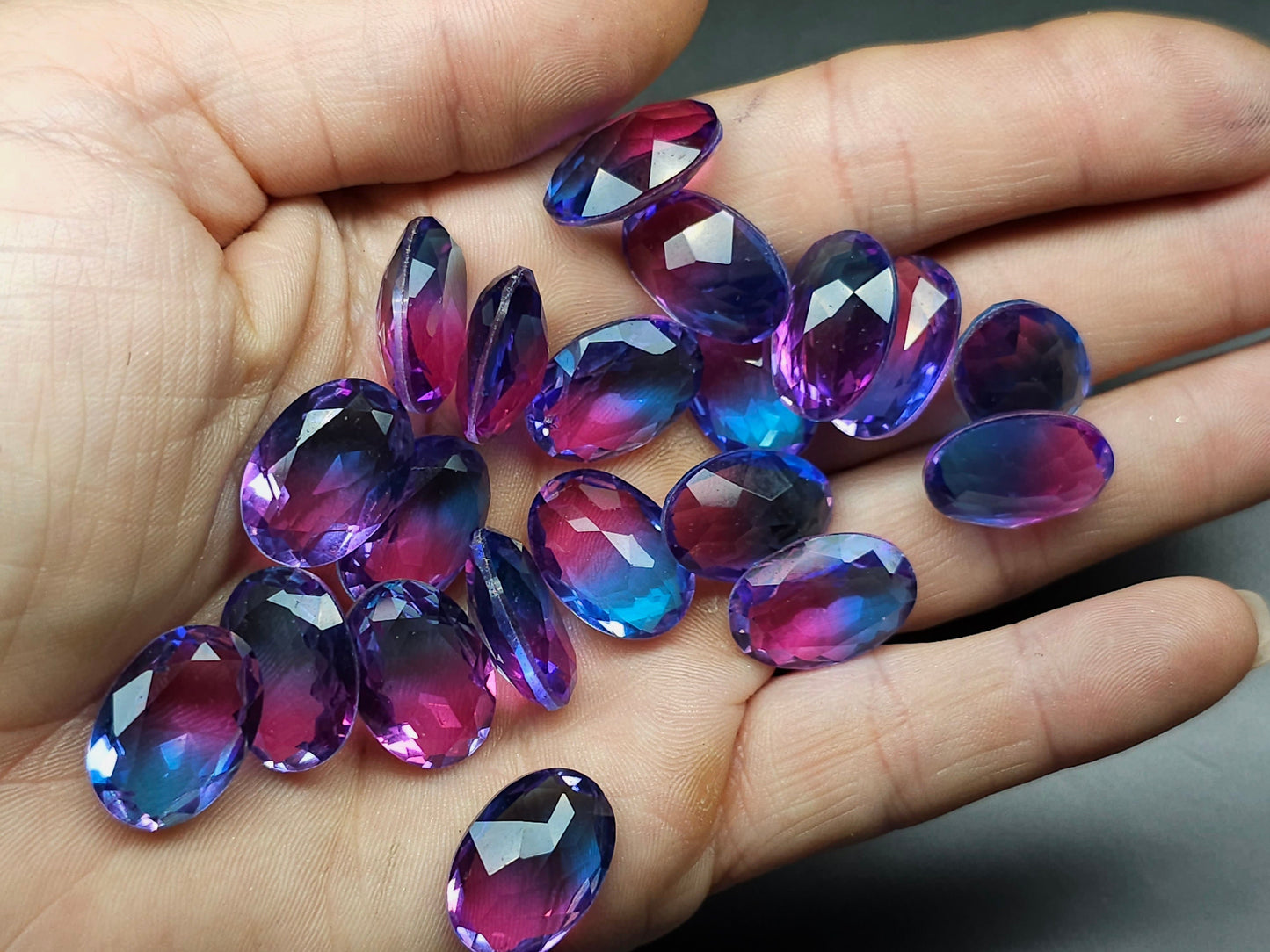 Glass crystal - Oval - 18 mm - purple blue ombre