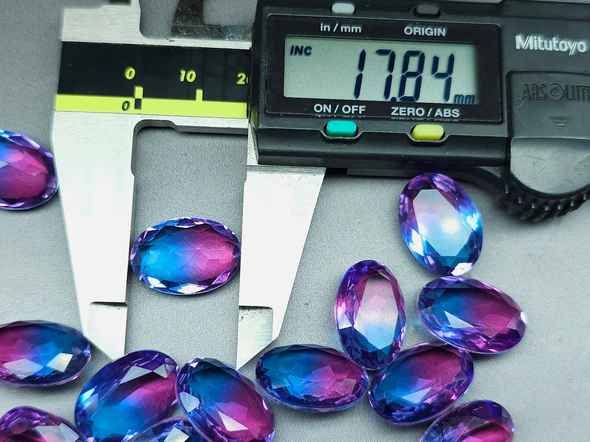 Glass crystal - Oval - 18 mm - purple blue ombre