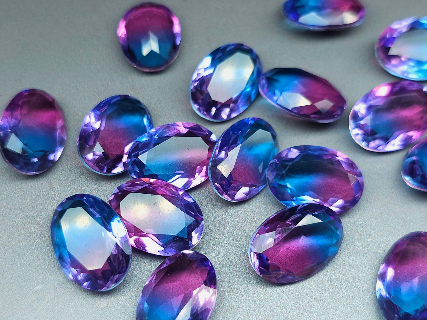 Glass crystal - Oval - 18 mm - purple blue ombre