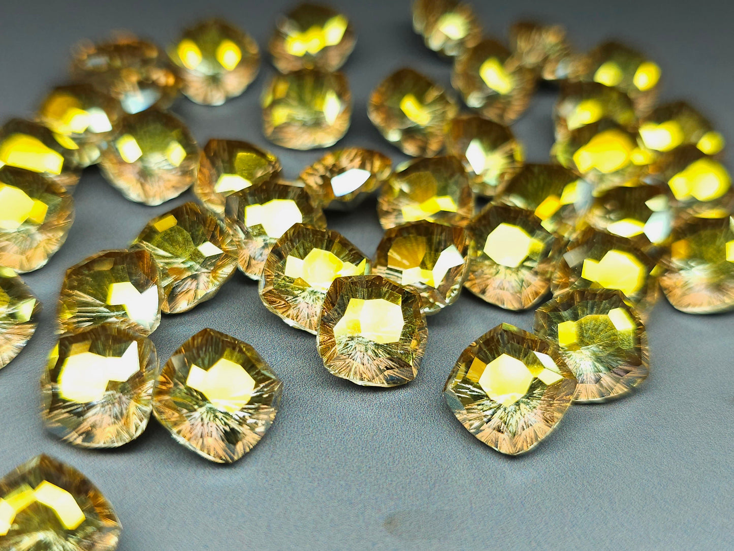 Glass crystal - square - 10 mm - Starburst - Gold