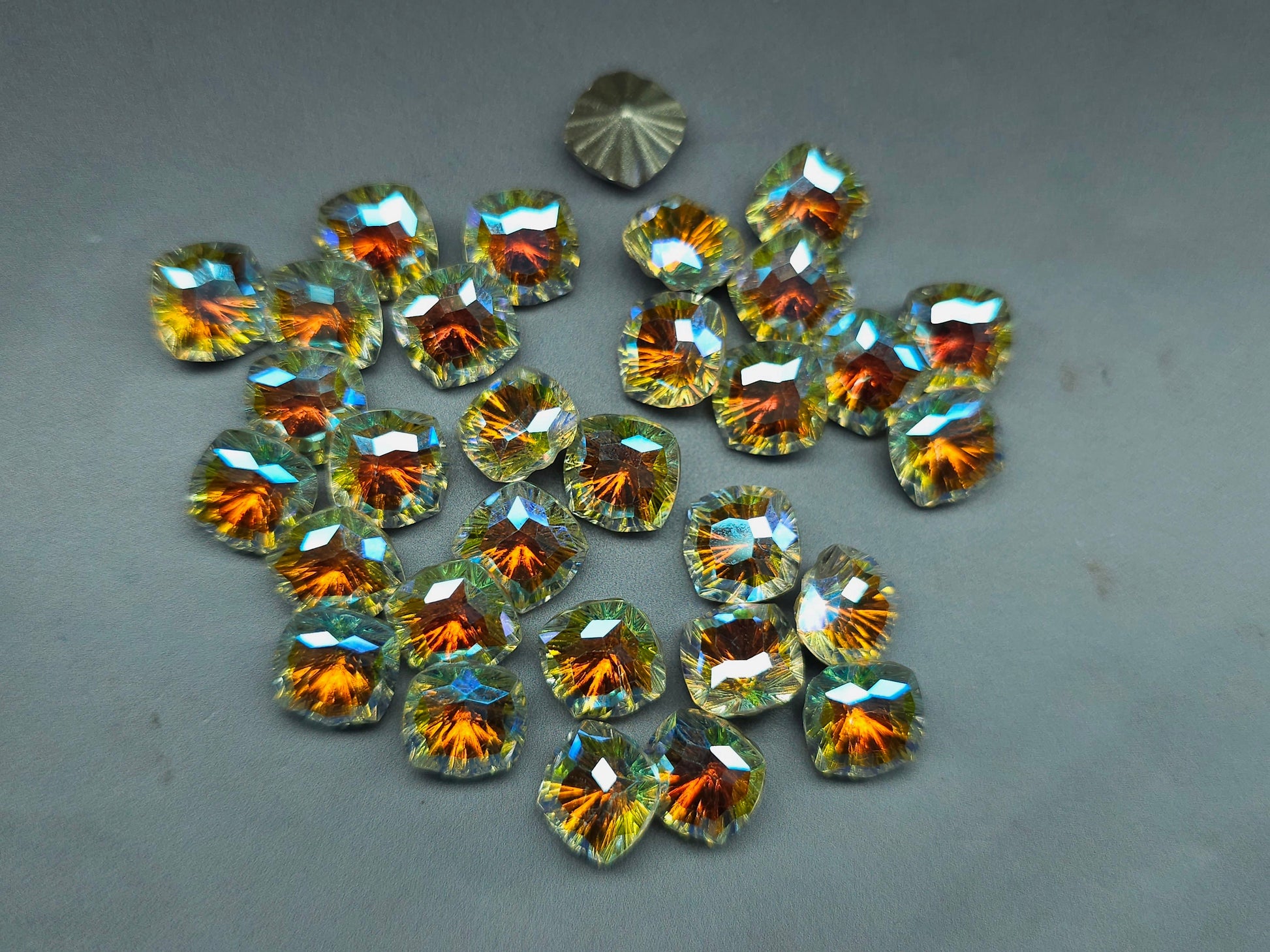 Glass crystal - square - 10 mm - Starburst - Sunflower