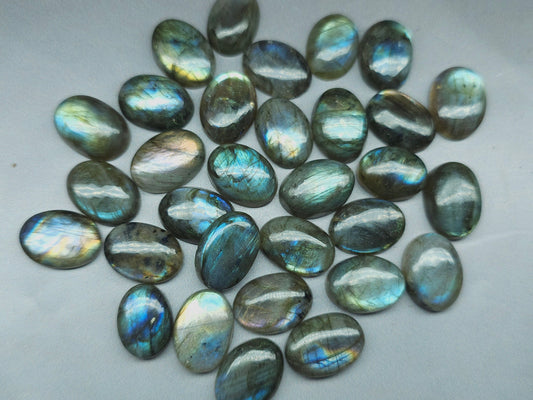 Labradorite cabochon - Yellow - oval - 18 mm