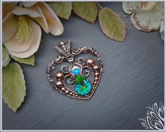 Elegant heart copper pendant 'Tama'