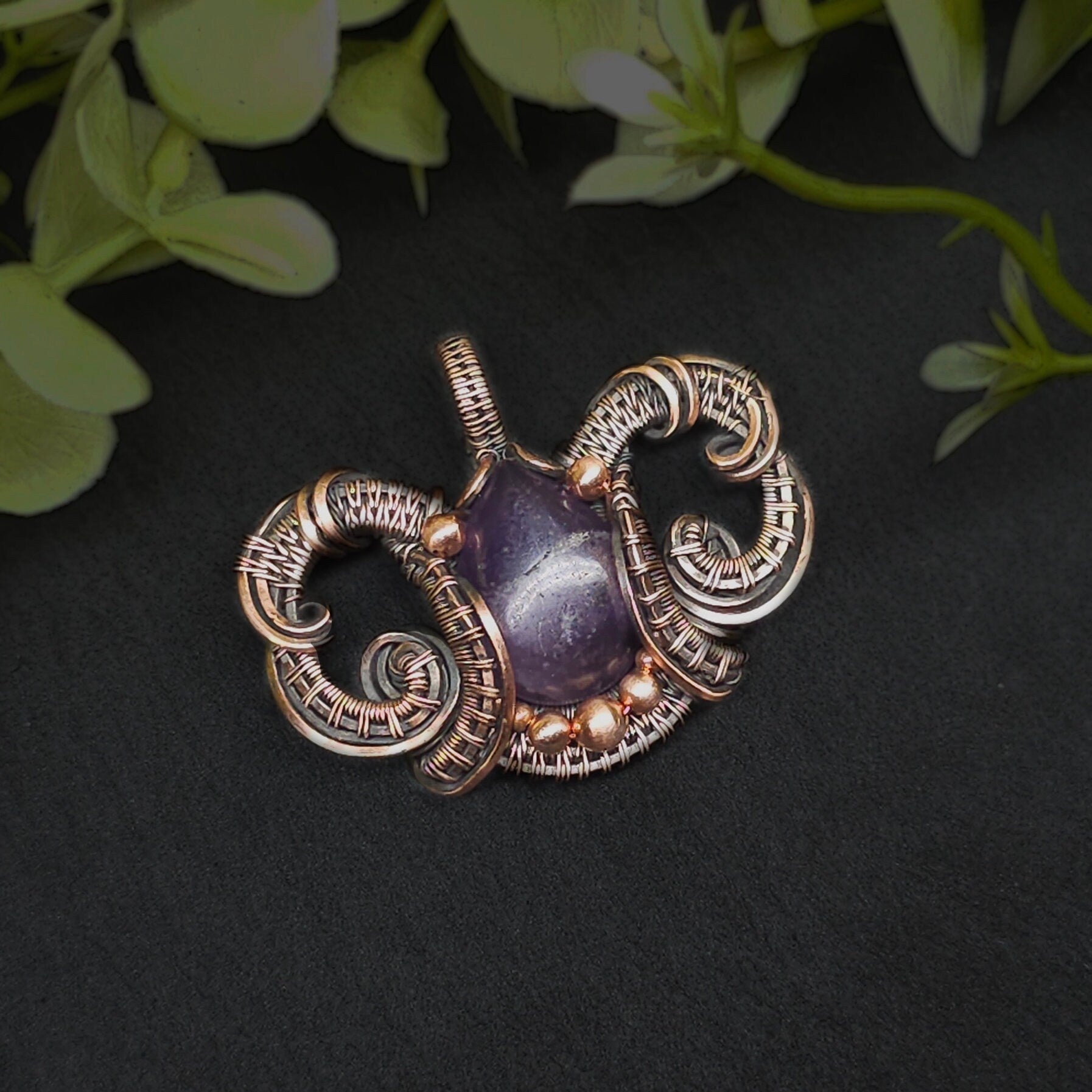 Amethyst & copper pendant 'Amun'