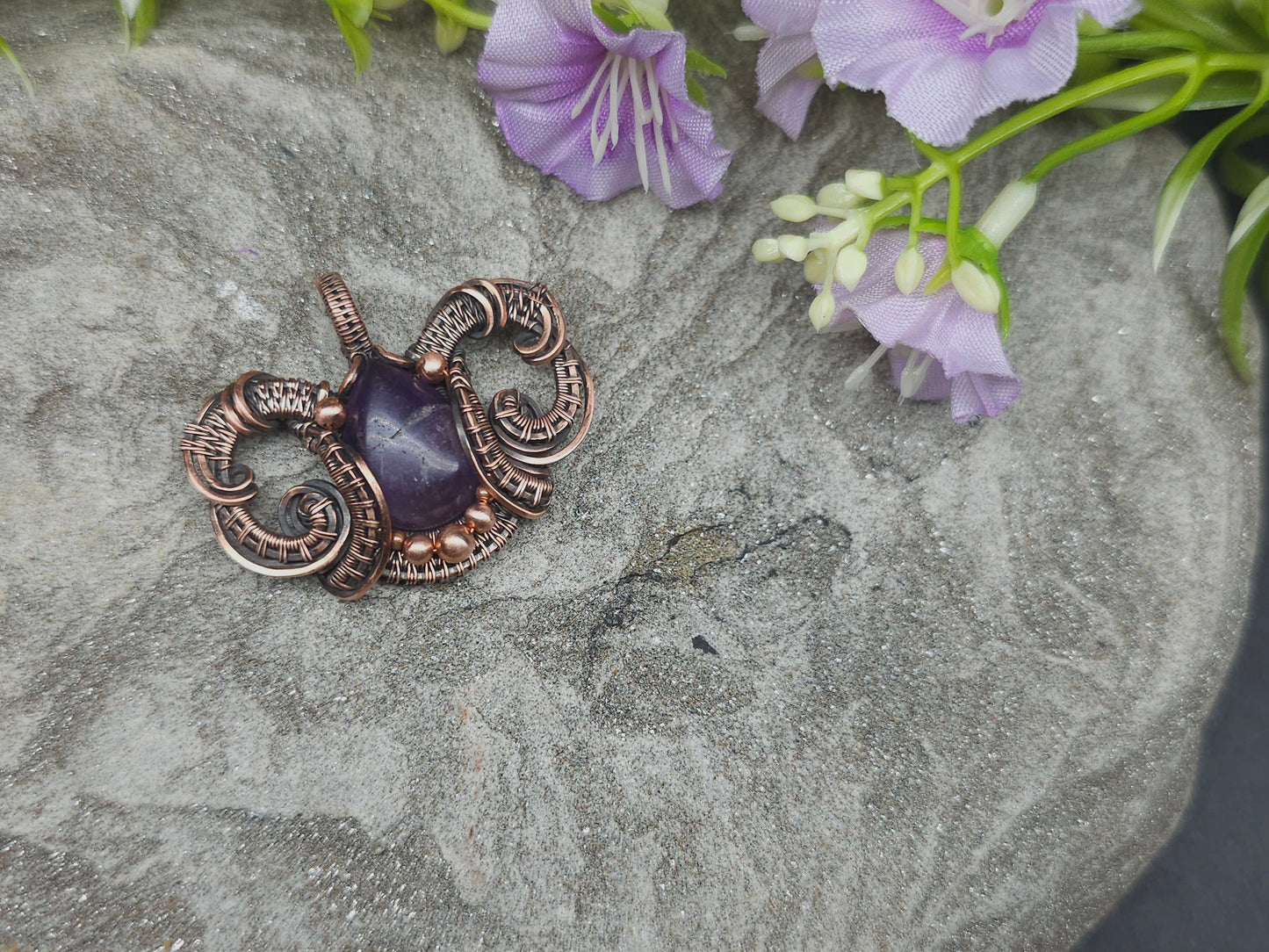 Amethyst & copper pendant 'Amun'