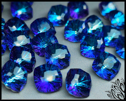 Glass crystal - square - 10 mm - Starburst solid blue galaxy