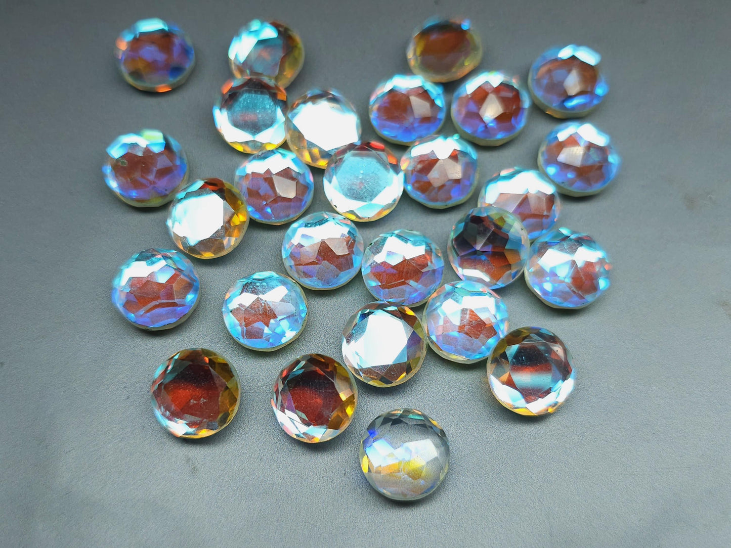 Glass crystal - aura quartz - 12 mm - faceted round