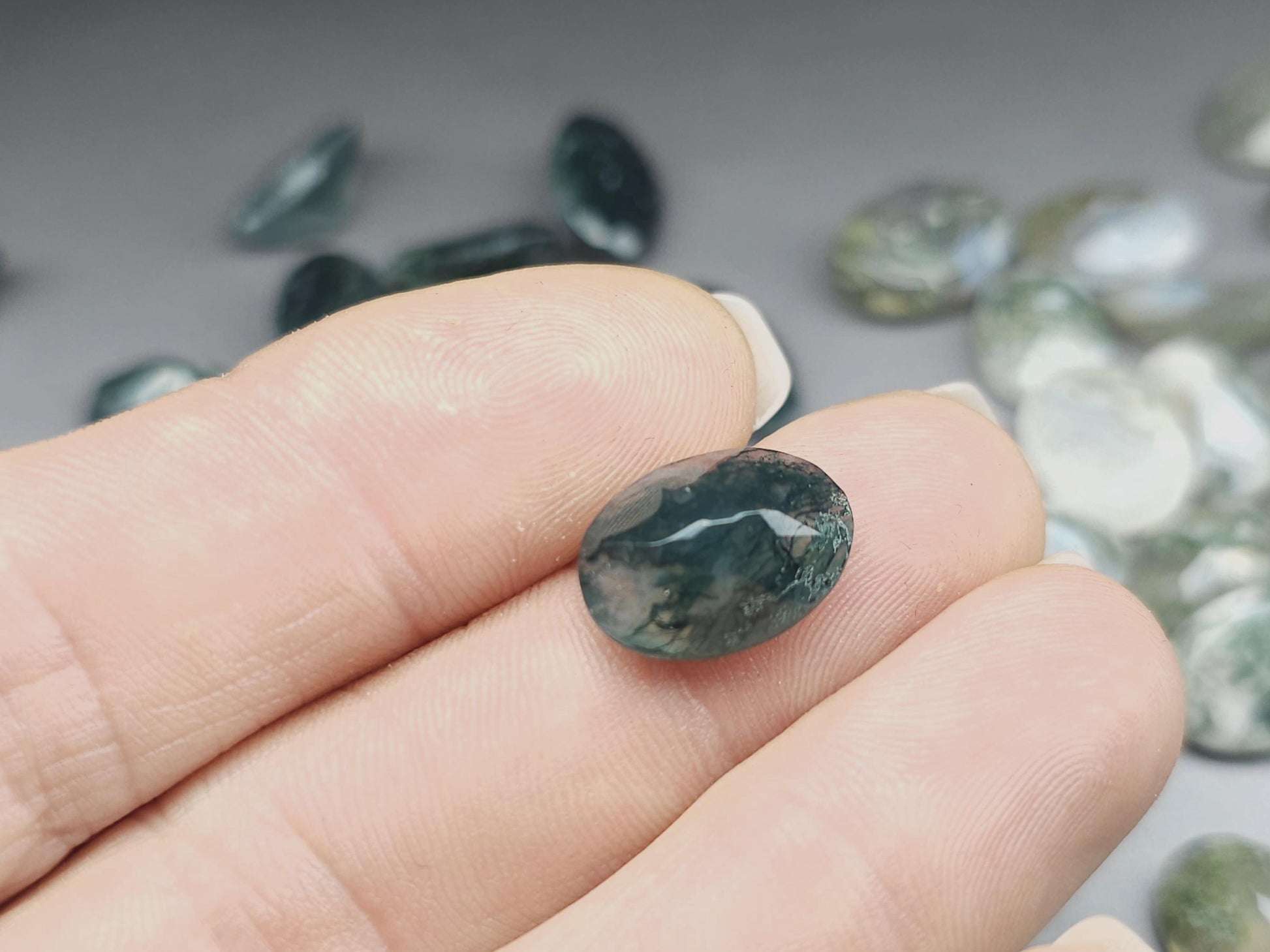 Moss agate - loose gemstone - various sizes - oval faceted