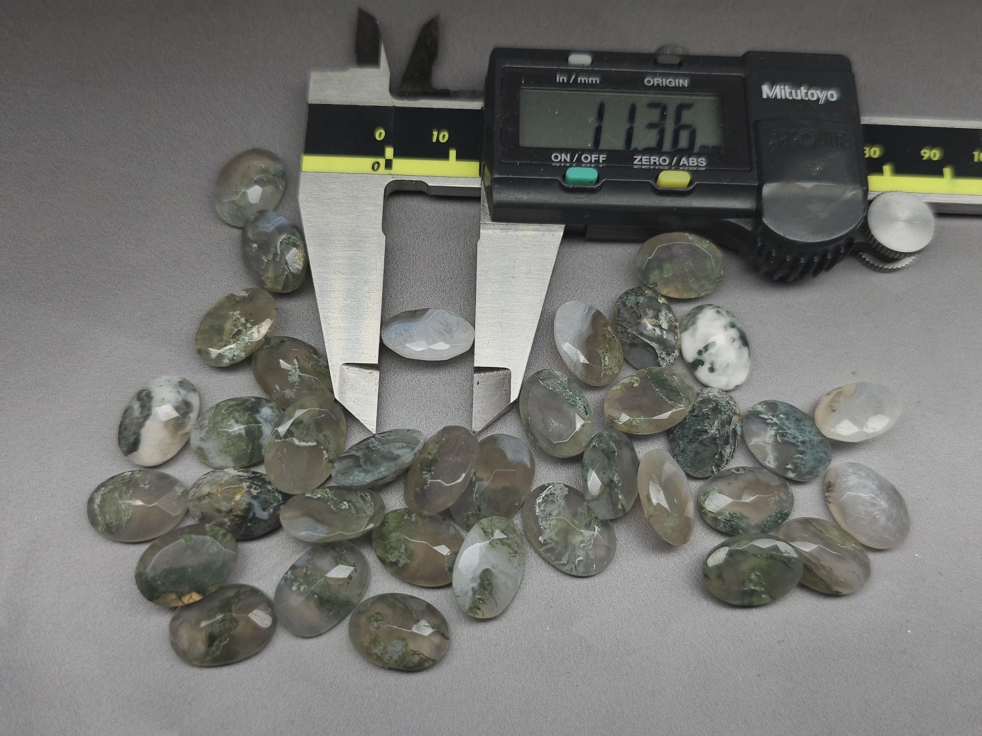 Moss agate - loose gemstone - various sizes - oval faceted