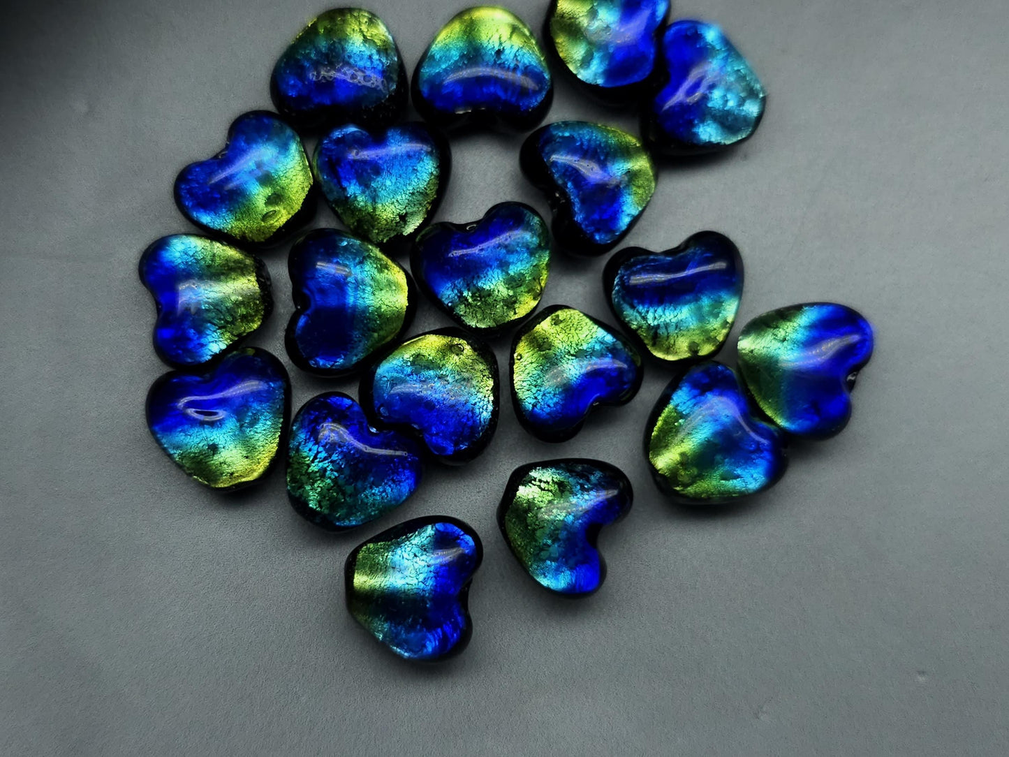 Foil glass heart - 12 mm - Fluorescent glow in the dark