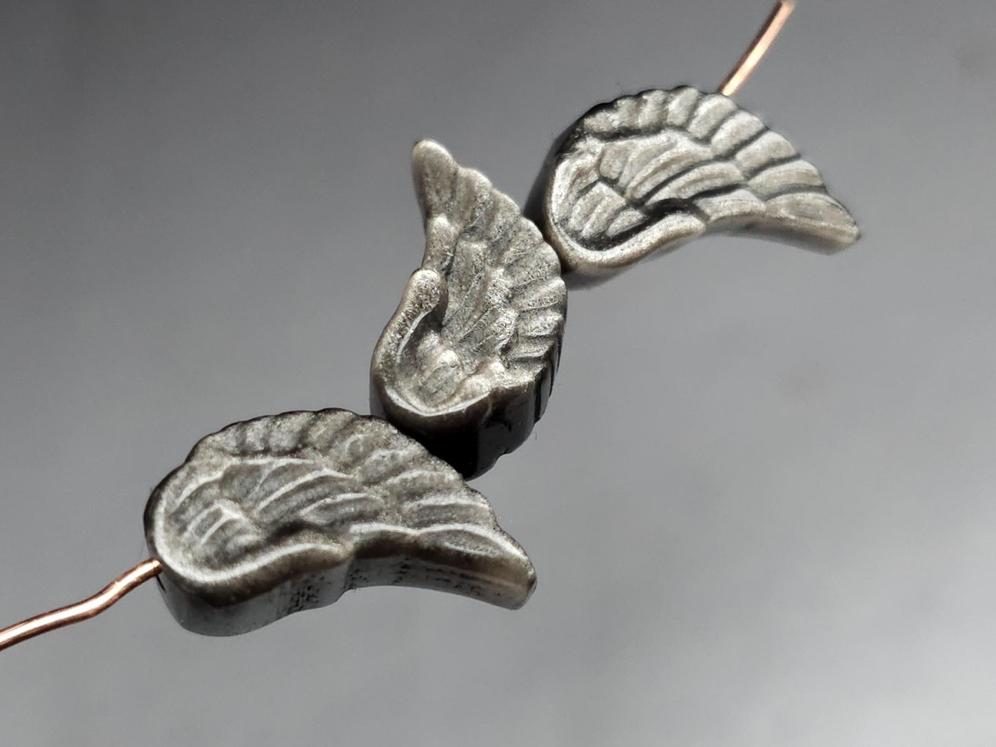 Silver obsidian wing carving - 19 mm