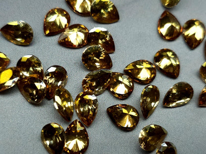 Cubic zirconia - Mystic gold - 8 mm - pear facet cut