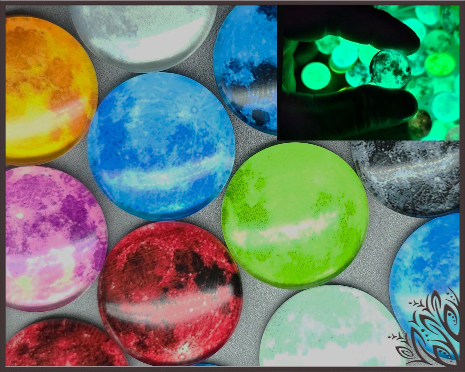 Glow in the dark Planet cabochon - Round - 20 mm