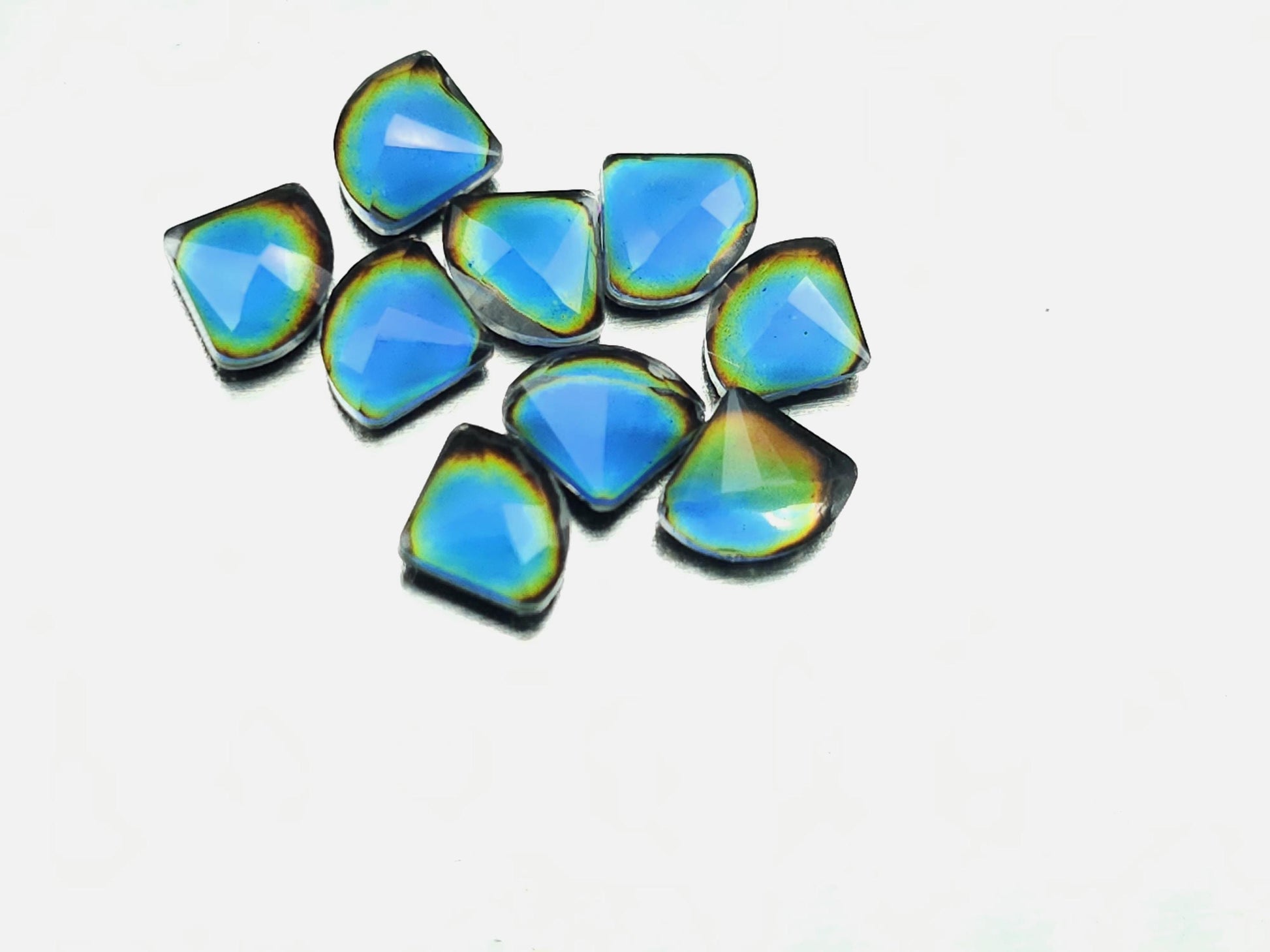 Mood stone - 7 mm - fan shaped - colour change stone