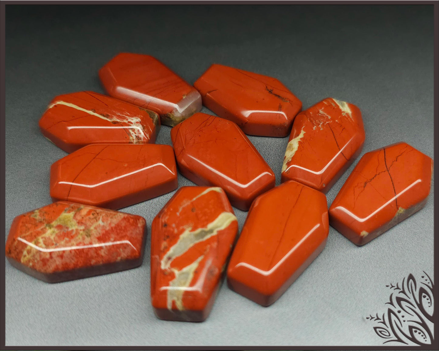 Red jasper cabochon - coffin shape - 30 mm